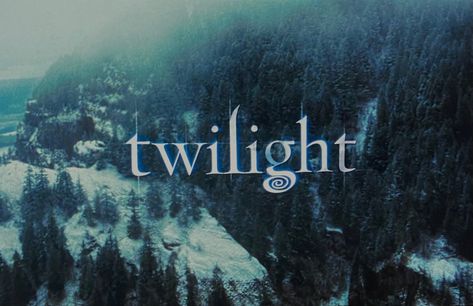 Movie Widget, Movie Pictures, Twilight Movie Poster, Title Card Design, Twilight Winter, Twilight Macbook Wallpaper, Twilight Backgrounds Computer, Movie Title Screen, Film Title Cards