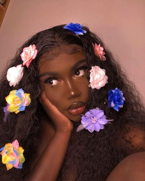 Braids With Flowers, Add Me On Snap, Whimsical Hair, Pretty Makeup Looks, Face Beat, Flowers Black, Photoshoot Themes, Character Ideas, African Beauty