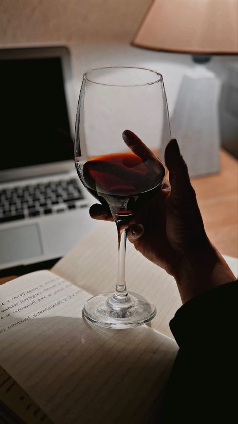 Wine Inspo Photos, Wine Astethic, Wine Night Aesthetic, Vino Aesthetic, Wine Magazine, Life Map, Woman Wine, Wine O Clock, Glass Of Wine