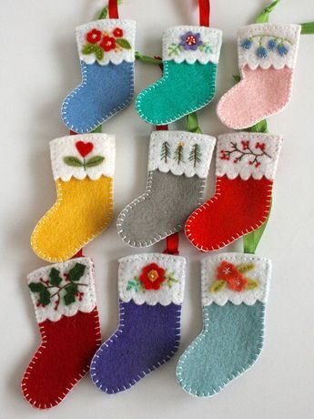 Christmas Decor Easy, Christmas Stocking Ideas, Kids Christmas Stocking, Stockings Diy, Diy Felt Christmas Ornaments, Stocking Ideas, Felt Christmas Stockings, Mini Stockings, Felt Owls