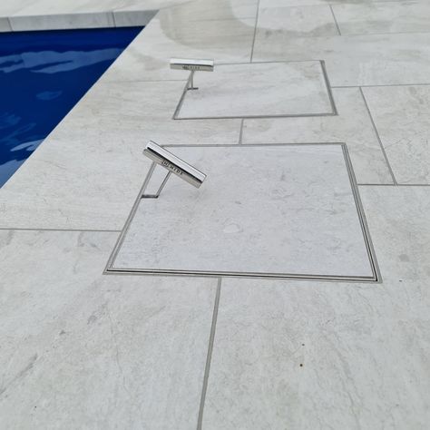 Custom Skimmer Lids by HIDE Skimmer Lids. The only way to finish off your pool surrounds. 🥇 "How good do these Skimmer box lids look" 👌📥 ( #📷 @startilingservicesptyltd.com.au) Star Tiling Services 💯 Address: 8 Badcoe St, Elizabeth East SA 5112 Phone: 0415 209 004 Email: info@startilingservicesptyltd.com.au @hideskimmerlids #tiles #tiledesign #tileaddiction #tilelove #tilework #tilestyle #luxurytile #tilefloor #tiletuesday #floortile #tilelife #porcelaintile #nsw #Dandenong #vic Pool Detail, Pool Landscapes, Skimmer Pool, Pool Surrounds, Hidden Pool, Star Tile, St Elizabeth, Iron Stair Railing, Pool Skimmer