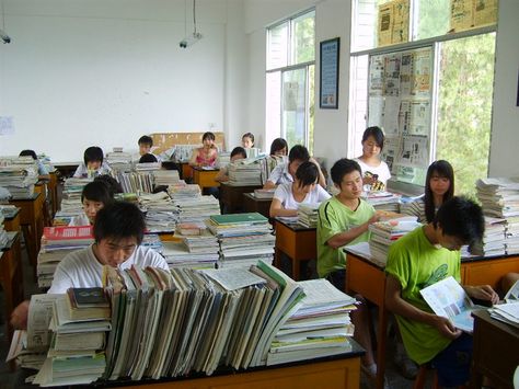 Students preparing for Gaokao (College entrance exam) Entrance Exam Aesthetic, Gaokao Study, College Entrance Exam, China Photo, Asian Studies, Study Mode, I Love School, Exam Motivation, Study Board