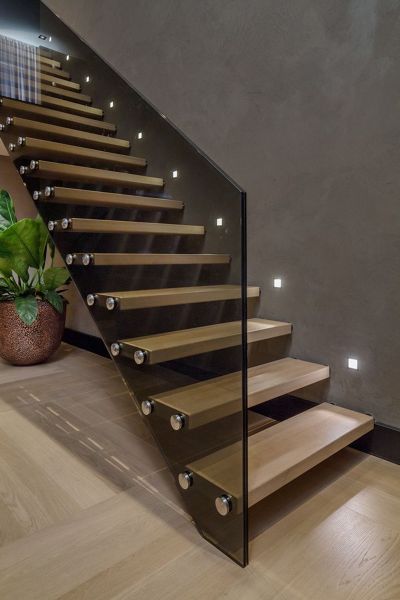 lights every other step (wac recommended spacing) Original Staircase, Glass Stairs Design, درج السلم, Wooden Staircase, Stairway Lighting, Stairs Ideas, Escalier Design, Glass Stairs, Staircase Ideas