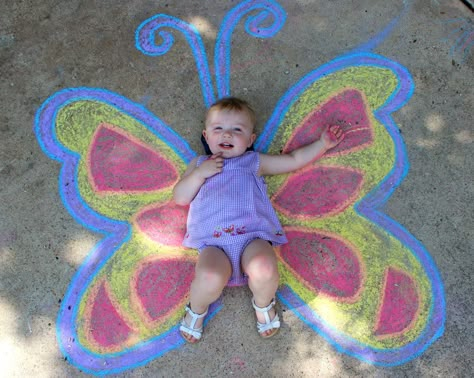 Butterfly chalk art. Did this with my 6 year old daughter! Sidewalk Chalk Photos, Chalk Pictures, Chalk Photos, Sidewalk Chalk Art, Sidewalk Art, Chalk Drawings, Foto Tips, Butterfly Kisses, Sidewalk Chalk