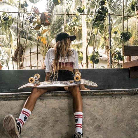 yujinkimyujin: Stile Ragazza Skater, Skater Girl Vibes, Skater Girl Aesthetic, Surfergirl Style, Skateboarding Aesthetic, Photowall Ideas, Skater Girl Style, Books Pictures, Skate Vibes