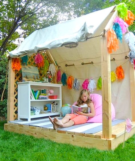 outdoor playhouse Ideas Diy Outdoor Playhouse, Diy Playhouse Plans, Outdoor Reading Nooks, Playhouse Plans, Diy Playhouse, Backyard Playhouse, Build A Playhouse, Outdoor Play Area, Playhouse Outdoor