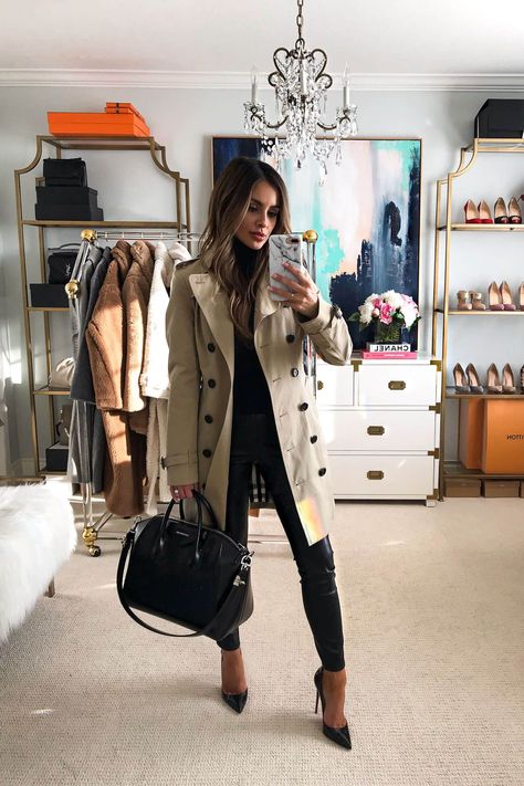 If you have been thinking about investing in a Burberry trench coat, click through for my honest review and my answers to the most frequently asked questions. I break down the Burberry Sandringham Trench Coat, Burberry Chelsea Trench Coat, and Burberry Kensington trench coat. #burberry #style #womensfashion Burberry Trench Coat Outfit, Slingback Chanel, Espadrilles Chanel, Trench Outfit, Mia Mia Mine, Mia Mia, Trench Coat Outfit, Burberry Coat, Burberry Trench