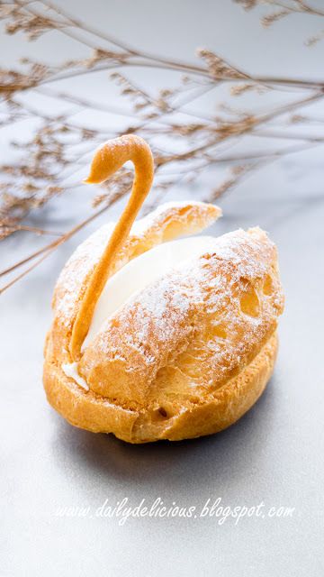 dailydelicious: Swan Choux Cream: Cute, cute swan Eclair Puffs, Cute Swan, Choux Cream, Ballerina Cookies, Tutu Cakes, Petal Cake, Rose Cookies, How To Make Cream, Thing To Make