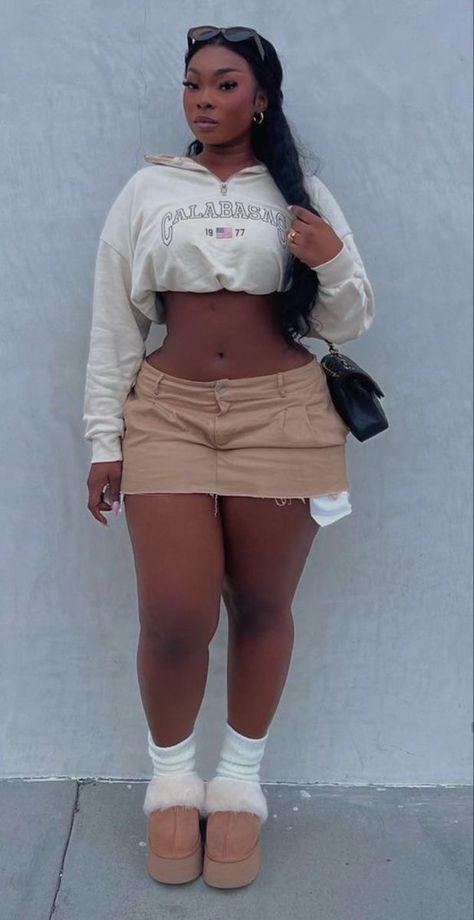 Movie Date Fit Ideas, 11 Line Abs Small Waist Aesthetic, Thick Body Outfits Casual, Thick Baddie Outfits, Movie Date Outfit Black Women, Thick Baddie Aesthetic, Baddie Church Outfits, Plus Size Aesthetic Outfits, Cargo Skirt Outfit