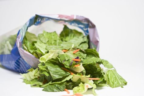 How To Keep Bagged Lettuce Fresh Salad Bag, Salad Mixes, Jif Peanut Butter, Salad Kits, Summer Salad Recipes, Salad Bar, Healthy Ingredient, Food Safety, Healthy Salads