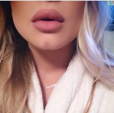 Celeb makeup artists share their secrets for scoring bigger lips without the help of a needle. Lined Lips, Lips Ideas, Fuller Lips, Full Lips, Perfect Lips, Lip Fillers, Beautiful Lips, Flawless Makeup, Matte Lip