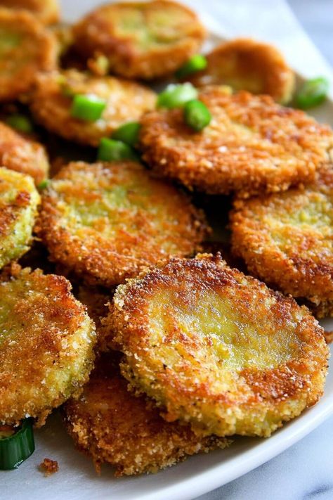 Best Fried Green Tomatoes Best Fried Green Tomatoes, Fried Green Tomatoes Recipe, Tomatoes Recipe, Remoulade Sauce, Fried Green, Roasted Vegetable Recipes, Southern Dishes, Fried Green Tomatoes, Fried Vegetables