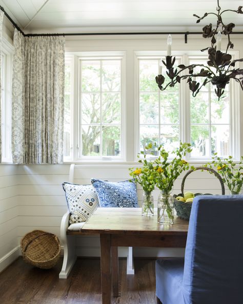 Short curtains in kitchen dining area. Farmhouse. White walls. Hughes Lake Kitchen - Barbara Westbrook - Photo by Erica George Dines Breakfast Nook Curtains, Short Window Treatments, Lake Kitchen, Farmhouse Window Treatments, Bench Dining, Cottage Dining Rooms, Dutch Blue, Dining Ideas, Eating Area