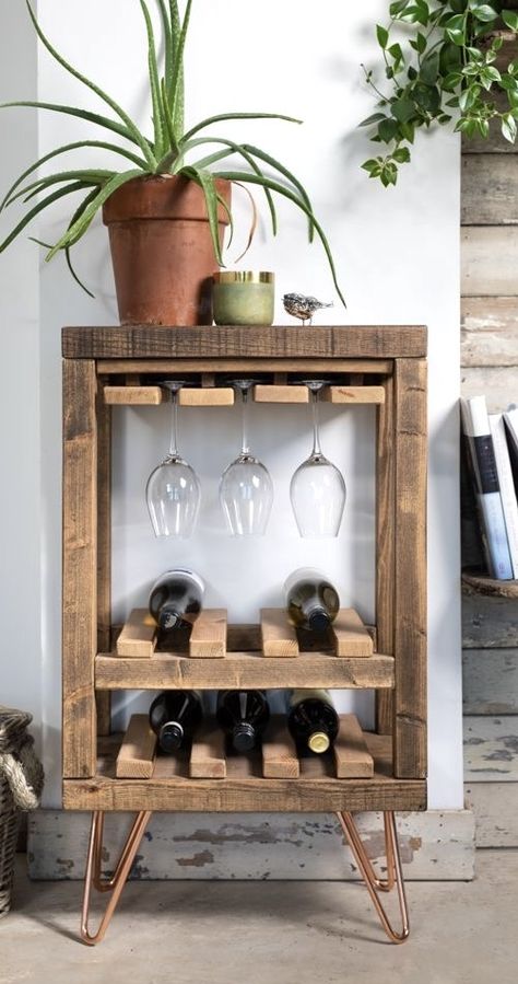 Diy Wine Rack Projects, Wine Rack Projects, Wine Rack Glass Holder, Small Wine Racks, Wine Rack Design, Rustic Wine Racks, Deco Champetre, Wooden Wine Rack, Wood Wine Racks