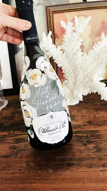 Painted Wine Bottles Wedding Gift, Engagement Painted Bottle, Painted Wine Bottles For Wedding, Black And White Painted Champagne Bottle, Champagne Bottle Painting Wedding, Hand Painted Champagne Bottle Engagement, Painted Wedding Bottle, Decorative Wine Bottles Diy, Hand Painted Champagne Bottle Wedding