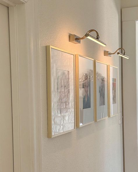 Lights Above Picture Frames, Lights For Paintings Wall, Battery Art Light, Photo Wall With Lights Above, Lights For Pictures On Walls, Frames With Lights Wall Art, Picture Frames With Lights Above, Pictures With Lights Above, Lights Over Pictures