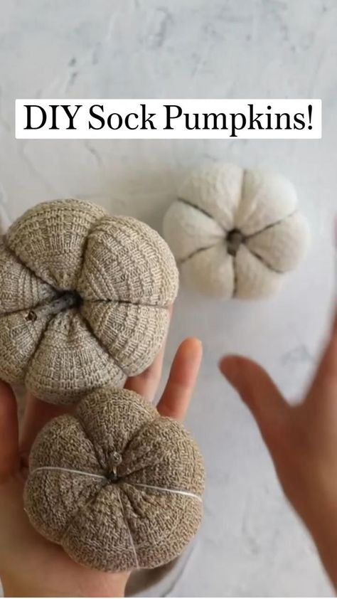 Sock Pumpkins, Crafts For Kids Halloween, Fall Pumpkin Crafts, Fall Decor Diy Crafts, Diy Socks, Autumn Decorating, Fall Halloween Crafts, Fall Crafts For Kids, Autumn Crafts