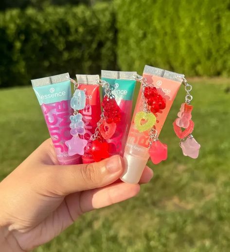 Lip Gloss Charms, Lipgloss Charms, Essence Lip Gloss, Lip Gloss Business, Juicy Bomb, Kids Skin Care, Shiny Lip Gloss, Lip Gloss Homemade, Ivy Rose