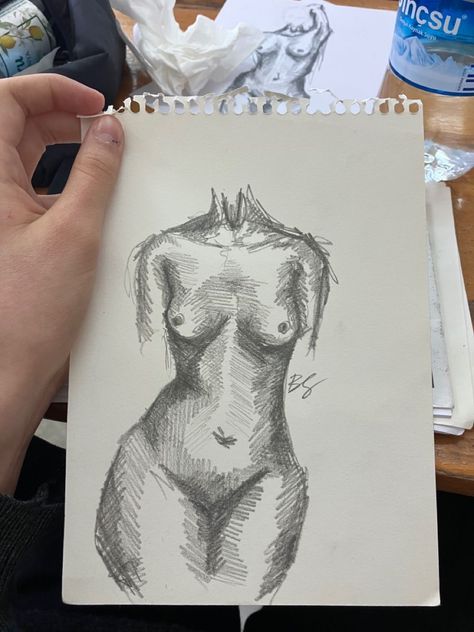 Women Atonamy Drawing, Sketches Of Body Poses, Body Art Ideas Drawing, Toned Body Drawing, Womens Body Drawing Sketches, Human Body Drawing Aesthetic, Aesthetic Anatomy Art, Drawing Of Women Body, Nude Drawing References Female Pose Easy