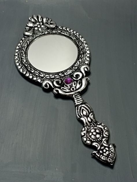 Mirror Crafts, Old Faces, Best Out Of Waste, Clay Art Projects, Diy Mirror, Hand Mirror, Mirror Art, Face Powder, Clay Art