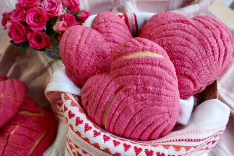 Heart Conchas Recipe, Heart Shaped Conchas, Heart Conchas, Conchas Recipe, French Vanilla Cake, Sugar Dough, Active Dry Yeast, Strawberry Hearts, Measuring Ingredients