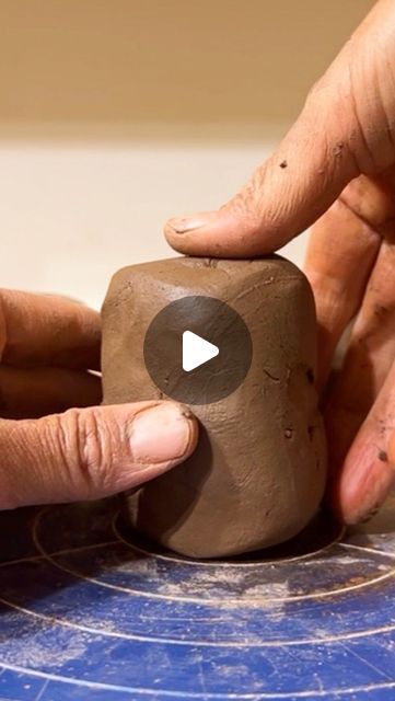 Pinched Pottery on Instagram: "Pinched 8oz footed tea/coffee cups in brown - Full making videos saved on story highlights ✨ . . . . . #handbuilt #ceramics #pinching #pinched #stoneware #darkclay #handbuiltpottery #teacups #handbuilding #ceramiclove #rustic #ceramics #tableware #ceramicmug #rusticpottery #pinchpot #pinchpots #handbuiltceramics #pinchedpottery #handmademug #ceramicmugs #handmadepottery" Ceramic Hand Built Mugs, Pinch Mugs Ideas, Tea Cups Pottery, Tea Pot Pottery Ideas, Tea Mug Ceramic, Pinching Pottery Ideas, Pottery Tea Strainer, Ceramic Pitcher Handbuilt, Ceramic Pinching