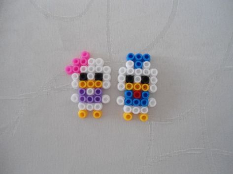 Small Things To Make Out Of Perler Beads, Cute Fuse Beads, Easy Perler Bead Patterns Simple, Pyssla Ideas Easy, Hama Bead Ideas, Fuse Bead Ideas, Perler Beads Designs Pattern, Pearled Bead Ideas, Pisla Ideas