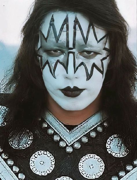 Gene Simmons Makeup, Space Ace, Teen Magazines, Eric Singer, Scared Me, Vinnie Vincent, Kiss Me Love, Kiss Members, Eric Carr