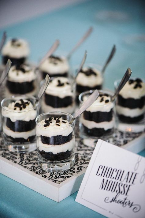 Black And White Party Food Table, Black And White Birthday Food, Birthday Party Ideas Black And White, Black And White Wedding Dessert Table, Black And White Wedding Shower Ideas, Black And White Party Food, Black And White Treats, Black Foods For Party, Black And White Bridal Shower Ideas