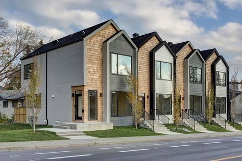 Modern Calgary townhouse breaks record price - The Globe and Mail Modern Townhouse Exterior Design, Fourplex Exterior, Modern Townhouse Facade, Modern Townhouse Designs, Townhouse Facade, Townhouse Architecture, Contemporary Townhouse, Townhouse Exterior, Duplex Plans