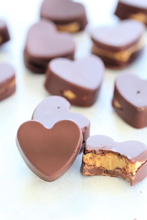 Peanut Butter Chocolate Hearts Recipe: Homemade Reeses Reese’s Hearts, Chocolate Molds Recipe, Chocolate Hearts Candy, Filled Candy, Chocolate Candy Recipes, Easy Valentines, Six Sisters Stuff, Valentines Day Chocolates, Candy Recipes Homemade