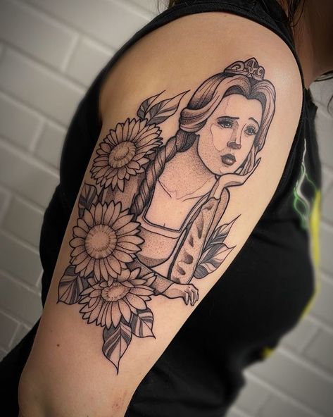 ”I want what any princess wants - to live happily ever after... with the ogre I married.” 💚 @sagatattooo #tattoo #blackandgreytattoo… Fiona Tattoo, Shrek Tattoo, Princess Fiona Shrek, Shrek 2001, Fiona Shrek, Creative Tattoo Ideas, Princess Fiona, Flash Ideas, D Tattoo