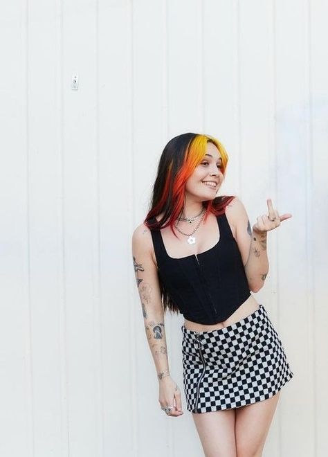 Bea Miller Outfits, Pink Hair Outfits, Bea Miller, Emo Grunge, Pink Hair, Fangirl, Books, Music, Hair