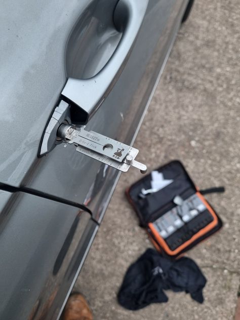 Broken Car, Lock Picking Tools, Lock Picking, Lock Repair, Inside Car, Automotive Locksmith, Passport Online, Car Door Lock, Video Call With Boyfriend Screen Photo