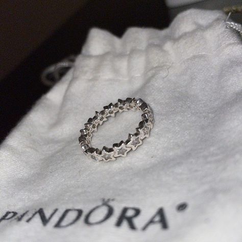 Pandora Star Ring Rings Aesthetic Pandora, Pandora Stargirl Bracelet, Star Ring Aesthetic, Silver Jewelry Pandora, Star Girl Jewelry, Silver Star Jewelry, Pandora Jewelry Aesthetic, Pandora Star Bracelet, Stargirl Jewelry