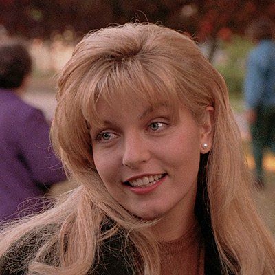 Sheryl Lee Twin Peaks, Twin Peaks Characters, Twin Peaks Laura, Twin Peaks Laura Palmer, Horror Girl, Twin Peaks Fire, Fire Walk With Me, Hollywood Video, Sheryl Lee