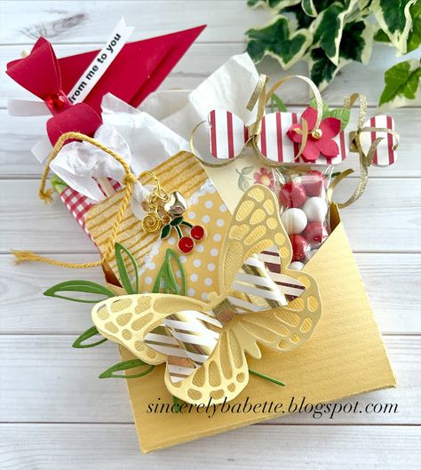 Sincerely, Babette: Springtime Loaded Envelope Loaded Envelope Ideas, Loaded Pockets, Cardstock Projects, Loaded Envelopes, Fair Booth, Pocket Envelopes, Envelope Box, Decorated Envelopes, Envelope Punch Board