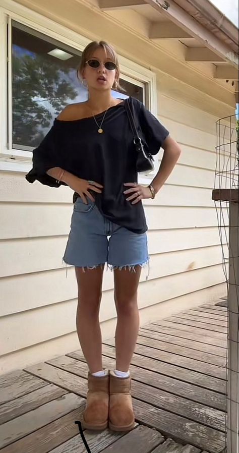 Outfits For Cooler Summer Days, September Outfits Hot Weather, Sunroom Concert Outfits, Hot Day Outfit Aesthetic, Outfit Ideas Size 8-10, College Outfits For Hot Weather, Timeless Pieces Capsule Wardrobe, Winter Outfits Warm Weather, School Fits For Hot Weather