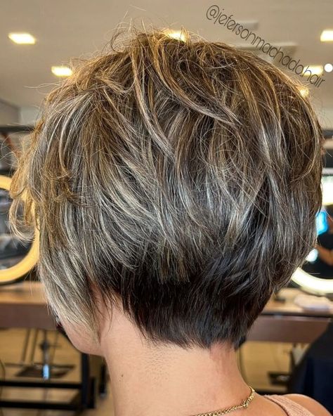 Classy Pixie-Bob for Fine Hair Short Wedge Haircut, Short Stacked Hair, Short Stacked Bob Haircuts, Wedge Haircut, Stacked Haircuts, Fine Curly Hair, Stacked Hair, Short Hairstyles Fine, Shaggy Hair