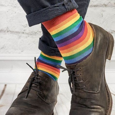 🧦🧦I liked it a lot! The color is beautiful. Nonbinary Aesthetic, Enby Fashion, Pride Socks, Lgbtq Pride Flag, Gay Outfits, Genderqueer Fashion, Lgbtq Fashion, Lesbian Fashion, Gay Fashion