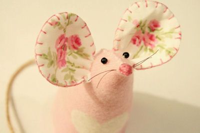 Embroidered Plush, Mouse Pattern, Mouse Crafts, Pin Cushions Patterns, Felt Mouse, Sewing Pillows, Pin Cushion, Free Embroidery, Felt Ornaments