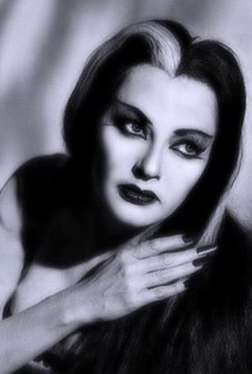 Lily Munster Hair, Lily Frankenstein, Lilly Munster, Munster Family, The Munster, Lily Munster, Yvonne De Carlo, Septième Art, Adams Family