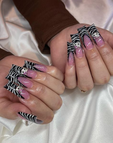 Pretty Zebra Nails Inspiration - davidreed.co Duck Nail Designs Y2k, 2000s Inspired Nails, Duck Tip Acrylic Nails, 2000s Acrylic Nails, 2000 Nail Designs, Black Zebra Nails, Black Duck Nails, Zebra Stripe Nails, Pink Zebra Nails