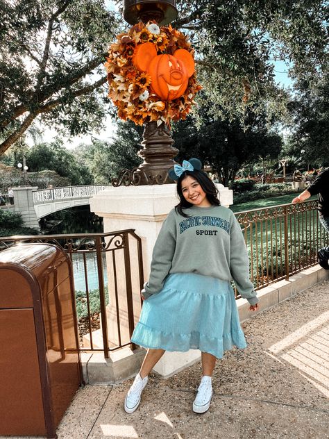 Theme Park Outfits Modest, Disneyland Modest Outfits, Disney Modest Outfits, Disneyland Skirt Outfit, Modest Disney Outfits, Disney Ootd, Universal Studios Outfit, Disney Fits, Theme Park Outfits