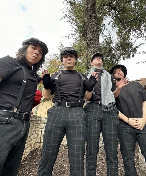 The Group Chat Podcast Group Photo, Tgc Podcast, Group Chat Podcast, The Group Chat Podcast, Larry Croft, The Group Chat, Mexican Men, Silly Pictures, Best Youtubers