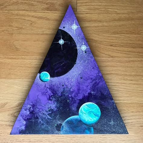 ⭐️DEEP SPACE⭐️I am loving these new triangular boards!!!!⭐️mixed media on a 12” tall x 11” base x 7/8” deep triangular wood panel⭐️genuine… Triangle Painting Ideas, Triangle Canvas Painting Ideas, Triangle Canvas Painting, Canvas Paintings Ideas, Triangle Painting, Lewandowski Bayern, Painting Ideas For Kids, Artist Cake, Long Painting