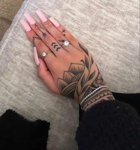 Side Waste Tattoos Women, Jessica The Prankster Tattoo, Samariajdavis Hand Tattoos, Eyelash Tattoo Finger, Aries Hand Tattoos For Women, Jessikatheprankster Tattoo, Baddie Hand Tattoo Ideas Female, Lioness Hand Tattoo For Women, Henna Style Hand Tattoo