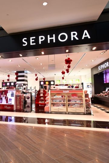 Ever since my makeup obsession started, about 5 months ago- I discovered heaven on Planet Earth: #SEPHORA Free Sephora, Sephora Store, Sephora Gift, Sephora Gift Card, Sephora Skin Care, Makeup Lessons, Sephora Beauty, Makeup Store, French Beauty