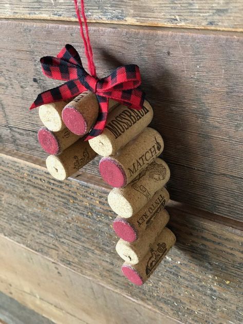 Wine Cork Diy Projects, Wine Cork Crafts Christmas, Cork Diy Projects, Bar Deco, Cork Crafts Christmas, Concrete Painting, Painting Front Porch, Wine Cork Diy Crafts, Wine Cork Projects