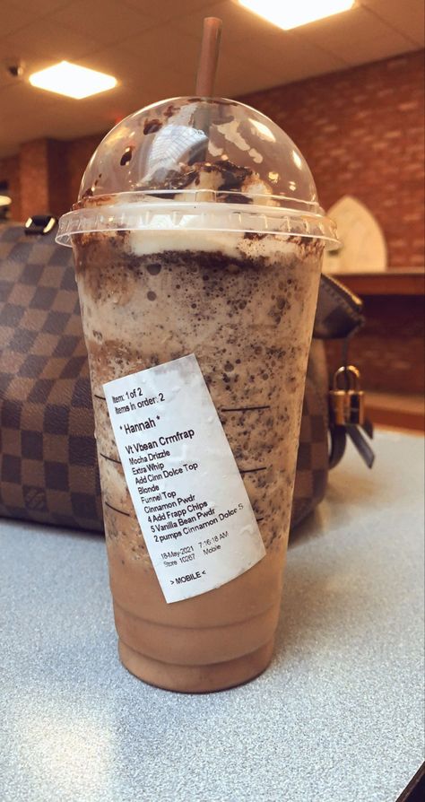 Choc Chip Frappe Starbucks, Vanilla Bean Creme Frappuccino Recipe, Mocha Frappe Recipe Starbucks, Starbucks Creme Frappuccino Orders, Vanilla Bean Starbucks Drinks, Mocha Frappuccino Starbucks, Starbucks Vanilla Bean Frappuccino, Blonde Espresso, Vanilla Bean Frappe